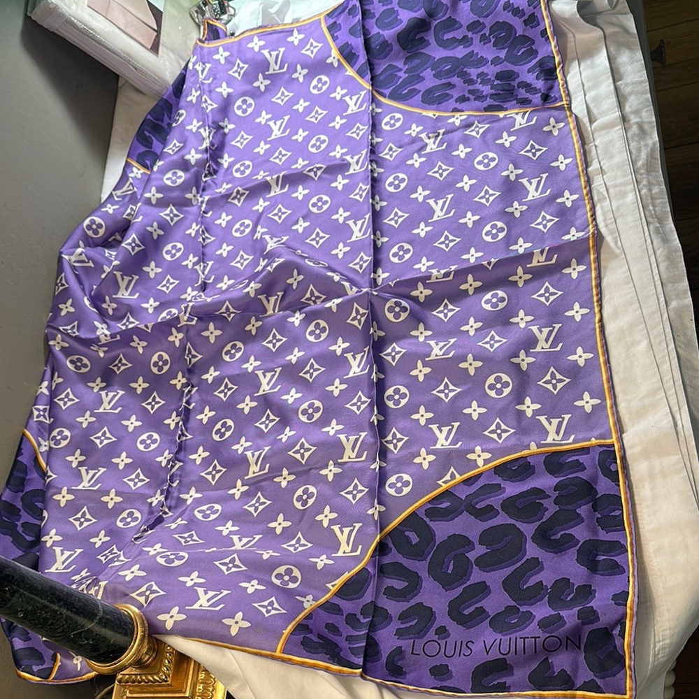 Louis Vuitton Purple Monogram Scarf